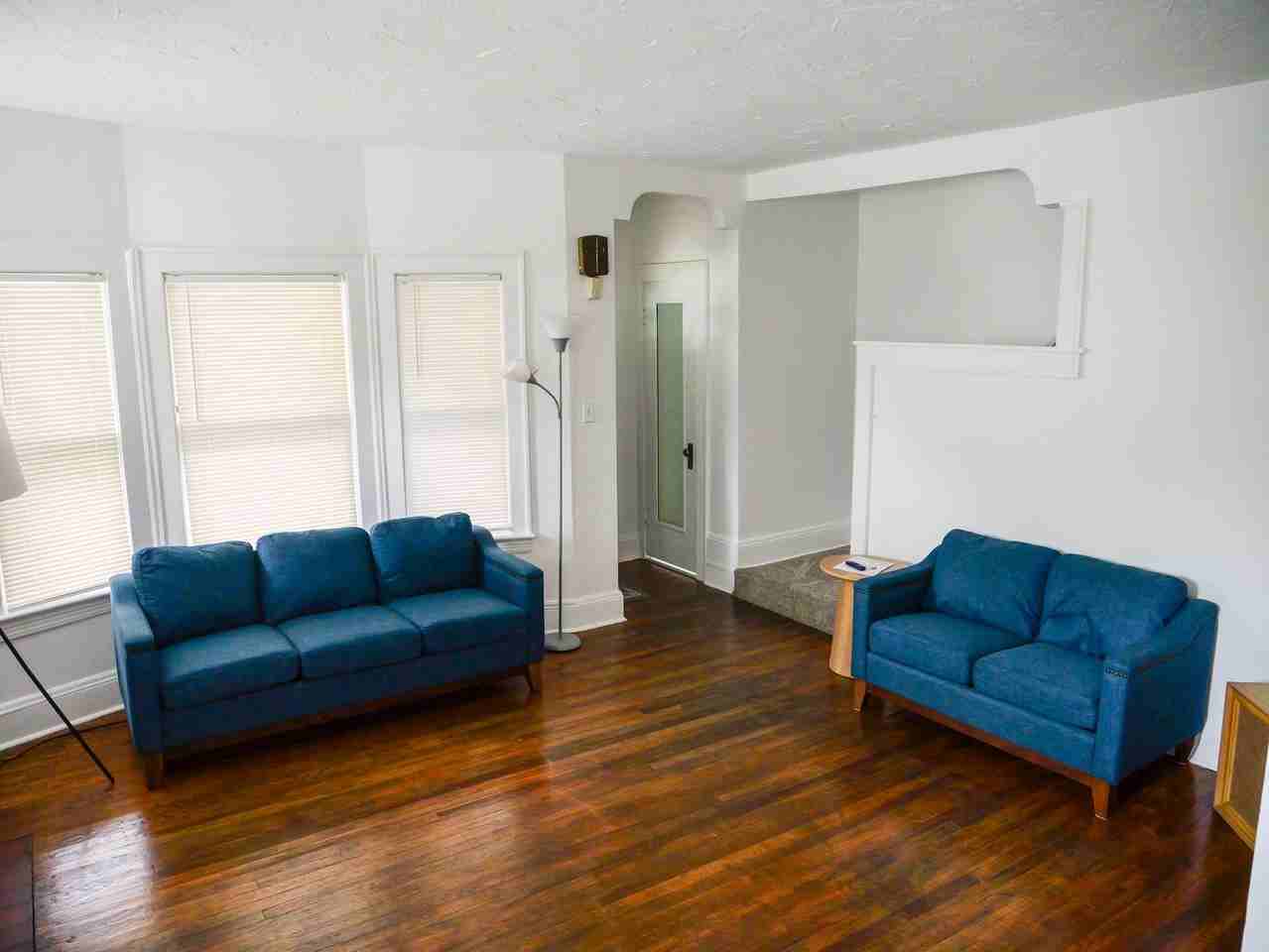 2580 E 127th St - Photo 3 of 18