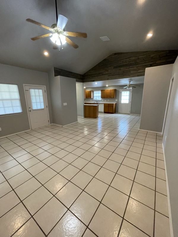 63161 Eastroad #63163 - Photo 4 of 14