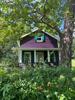 featured image of 16 Middle Valley Rd
