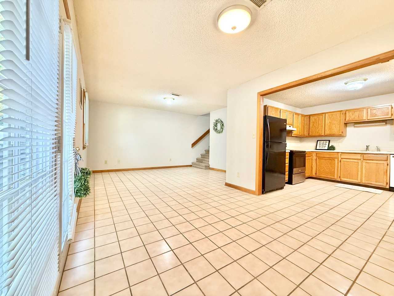 105 Mountain View Dr #F - Photo 4 of 11
