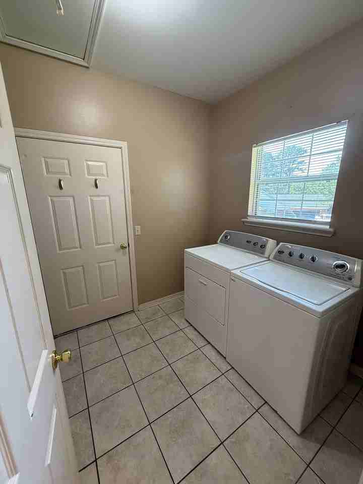 4131 Tanya Cir - Photo 4 of 17