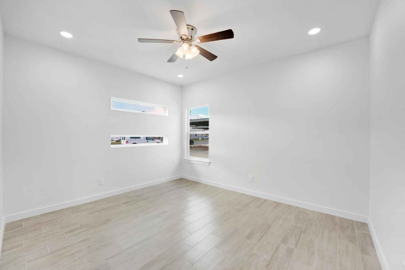 1402 W Platinum Dr #2 - Photo 6 of 12