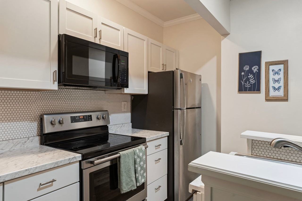 1019 W Rowan St - Photo 4 of 20