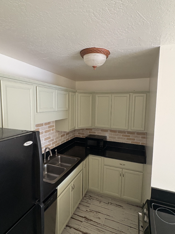 127 Southeast #34 - Photo 2 of 8