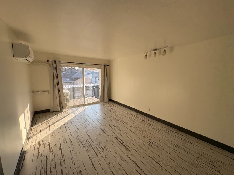 127 Southeast #34 - Photo 5 of 8