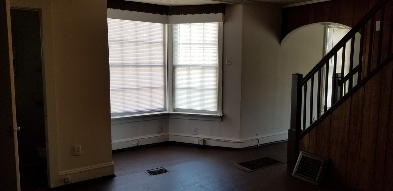 316 N Maple Ave - Photo 5 of 10