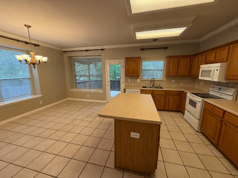 22823 Tornillo Dr - Photo 5 of 14