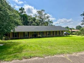 221 Pecan Hill Dr - Photo 1 of 1