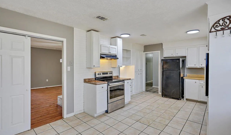 221 Pecan Hill Dr - Photo 7 of 15