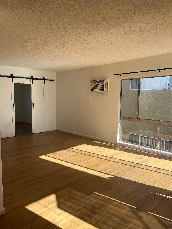 1542 Hi Point St #7 - Photo 6 of 15