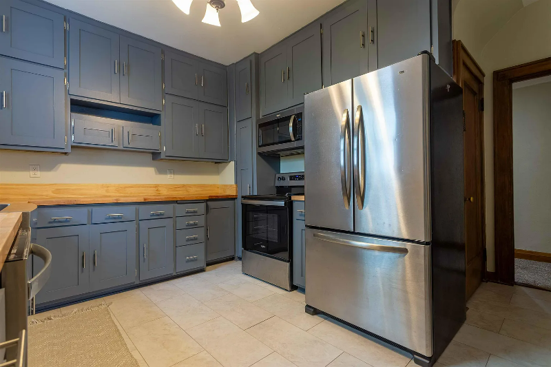 1215 Mount Pleasant St - Photo 7 of 15