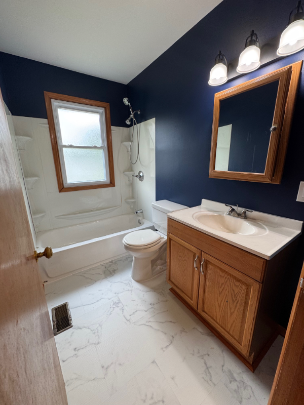 814 E Veterans Memorial Pkwy - Photo 5 of 9