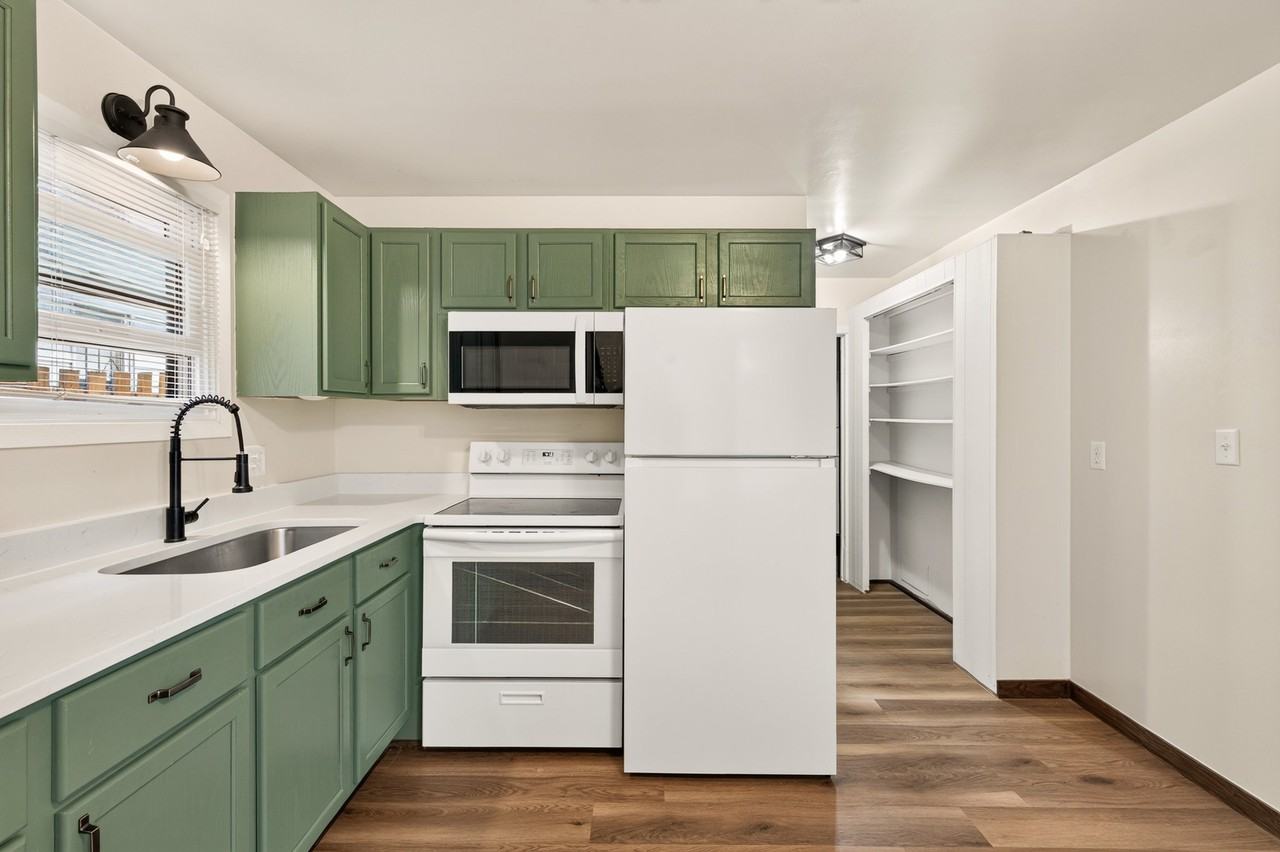 754 5th St E #1 - Photo 5 of 21
