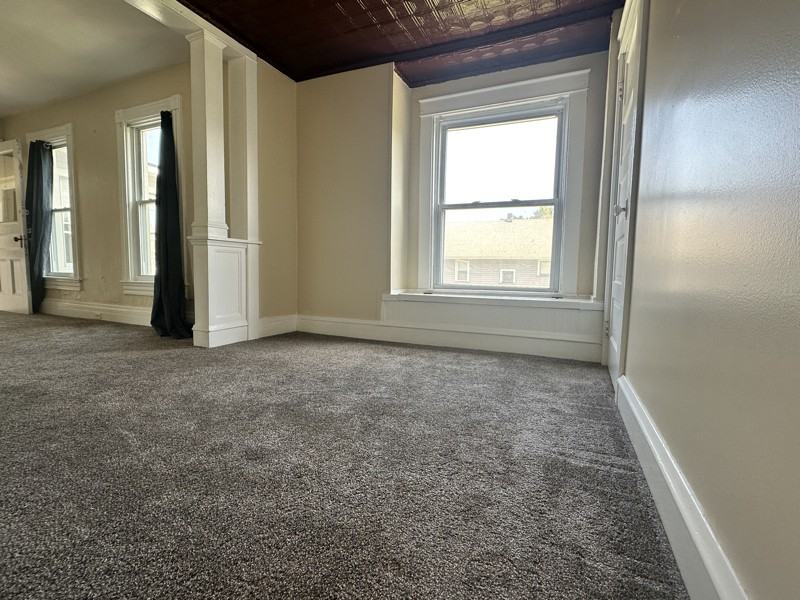 565 Thompson St #B - Photo 5 of 14