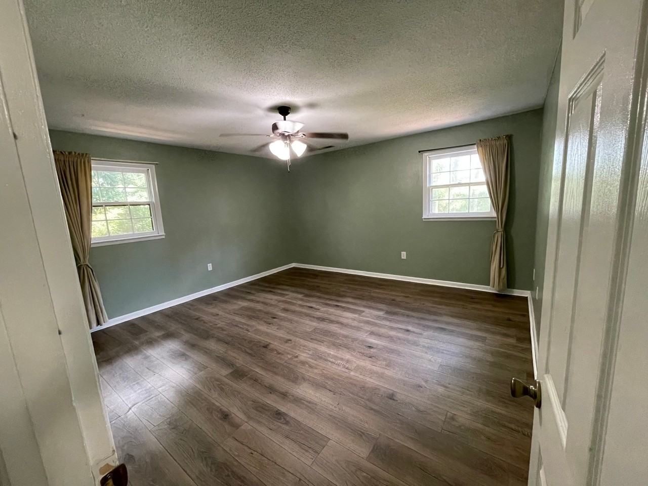00 Eva Cullman - Photo 2 of 10