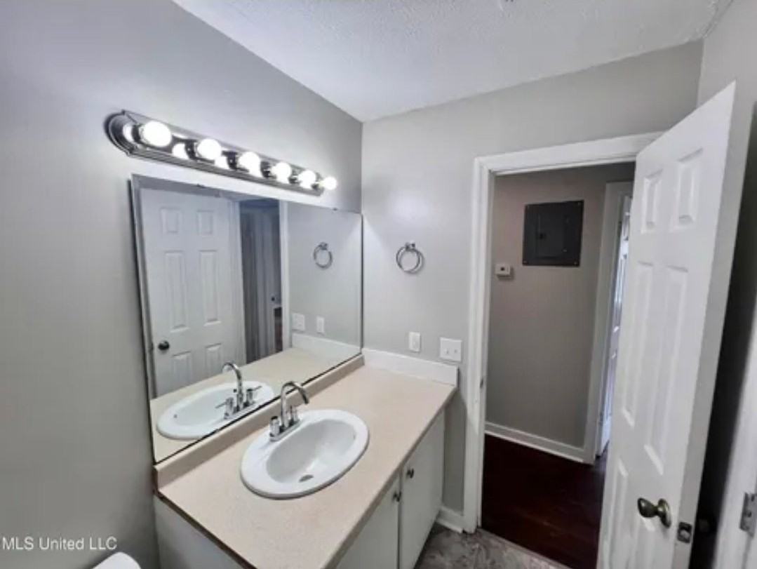 1311 Fernwood Dr - Photo 5 of 13