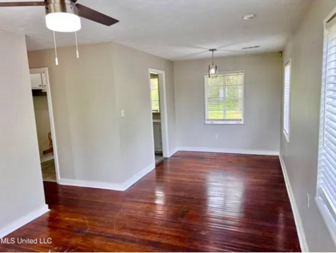 1311 Fernwood Dr - Photo 6 of 13