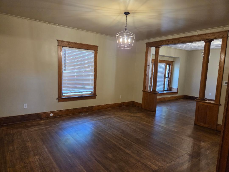 717 Perry St - Photo 6 of 18