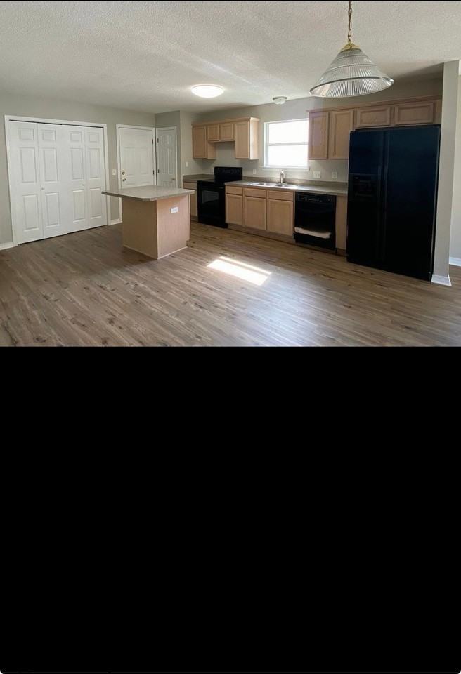 11111 Chippewa Way - Photo 3 of 15