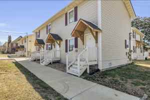 featured image of 219 W Flower St #B2