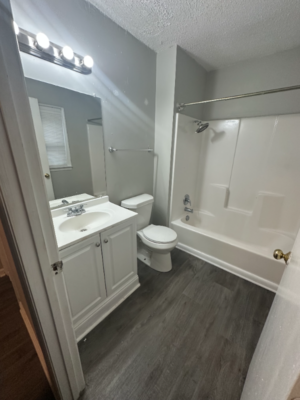 219 W Flower St #B2 - Photo 5 of 11