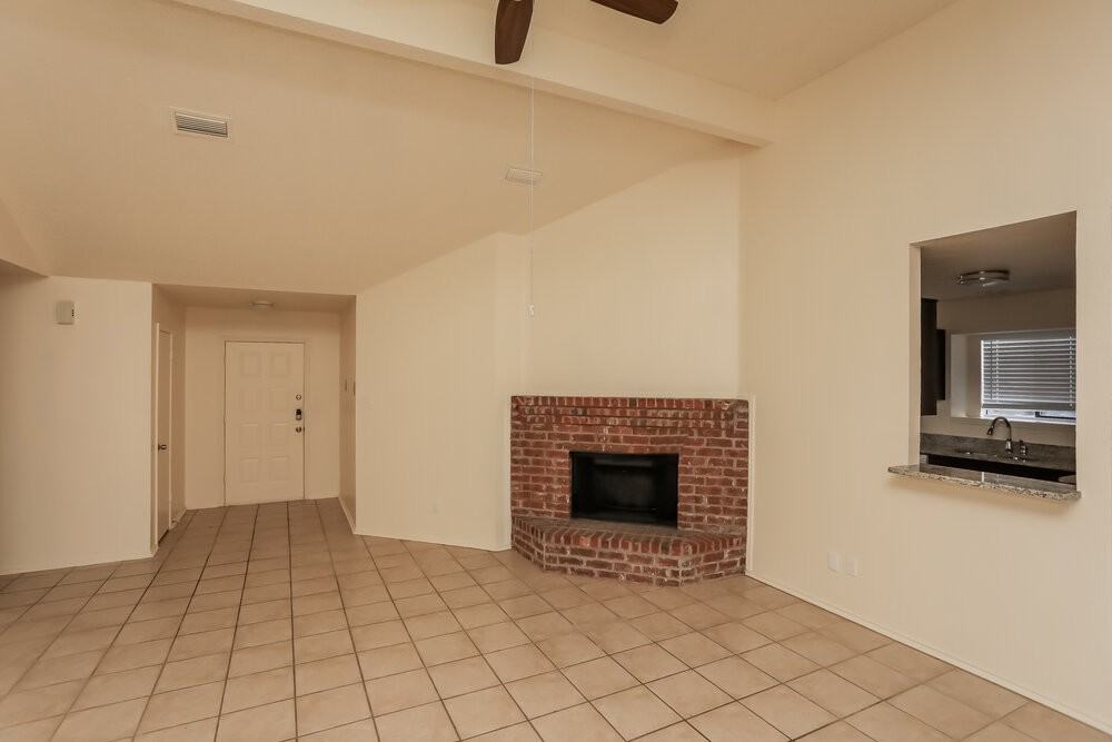 916 Richards Dr - Photo 4 of 16