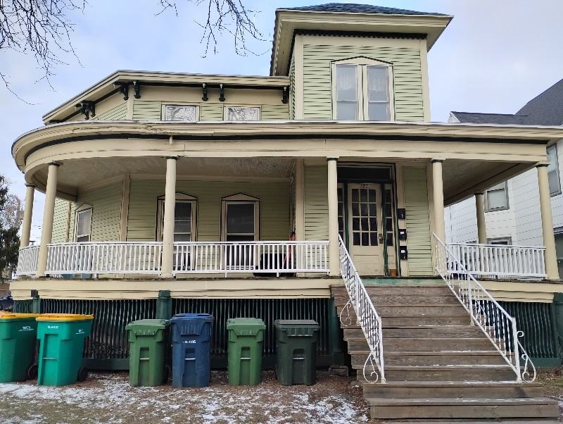 171 Forest Ave #B - Photo 2 of 12