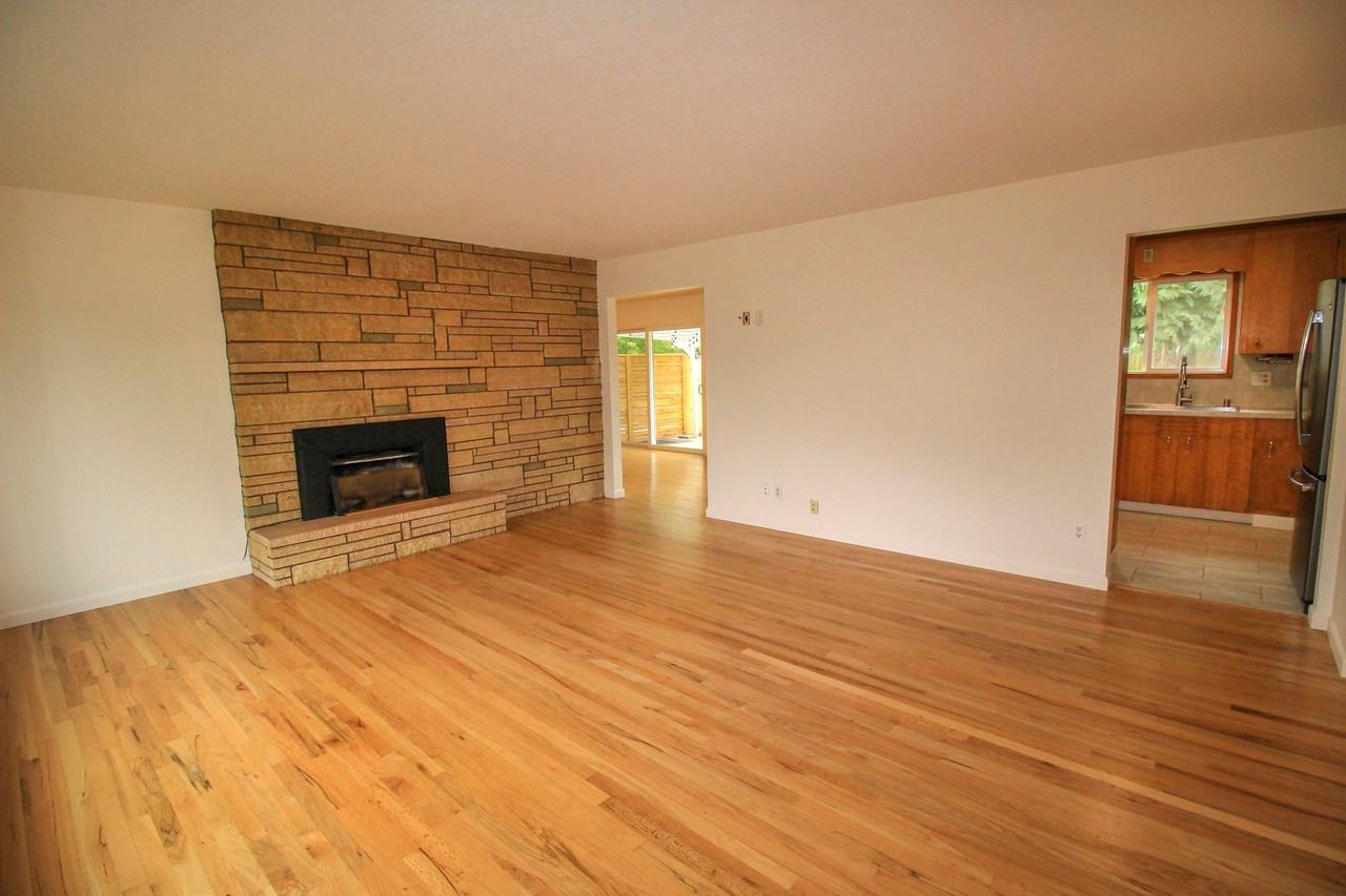 1914 Se Oak Crest Dr #MAIN - Photo 4 of 20