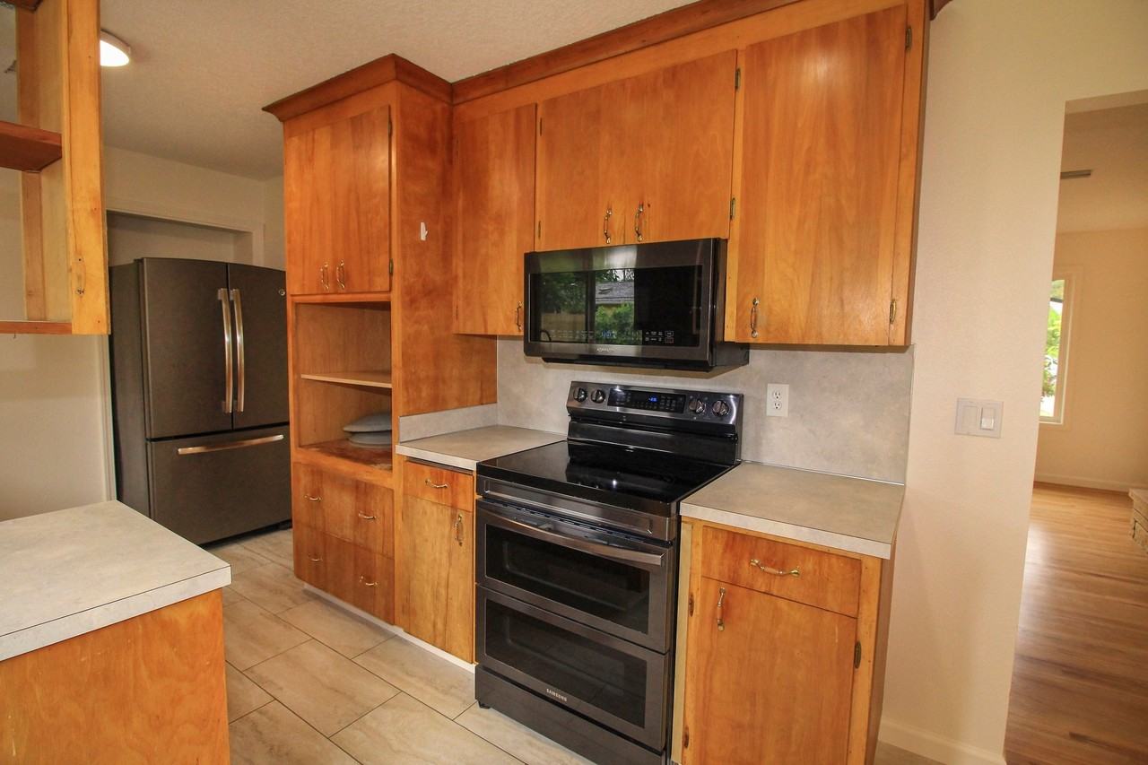 1914 Se Oak Crest Dr #MAIN - Photo 7 of 20
