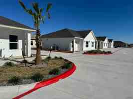 featured image of 1806 Atrium Place Dr #4
