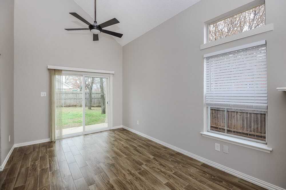 8500 Charleston Ave - Photo 6 of 17