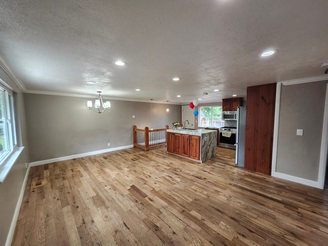 686 Es - Photo 3 of 28
