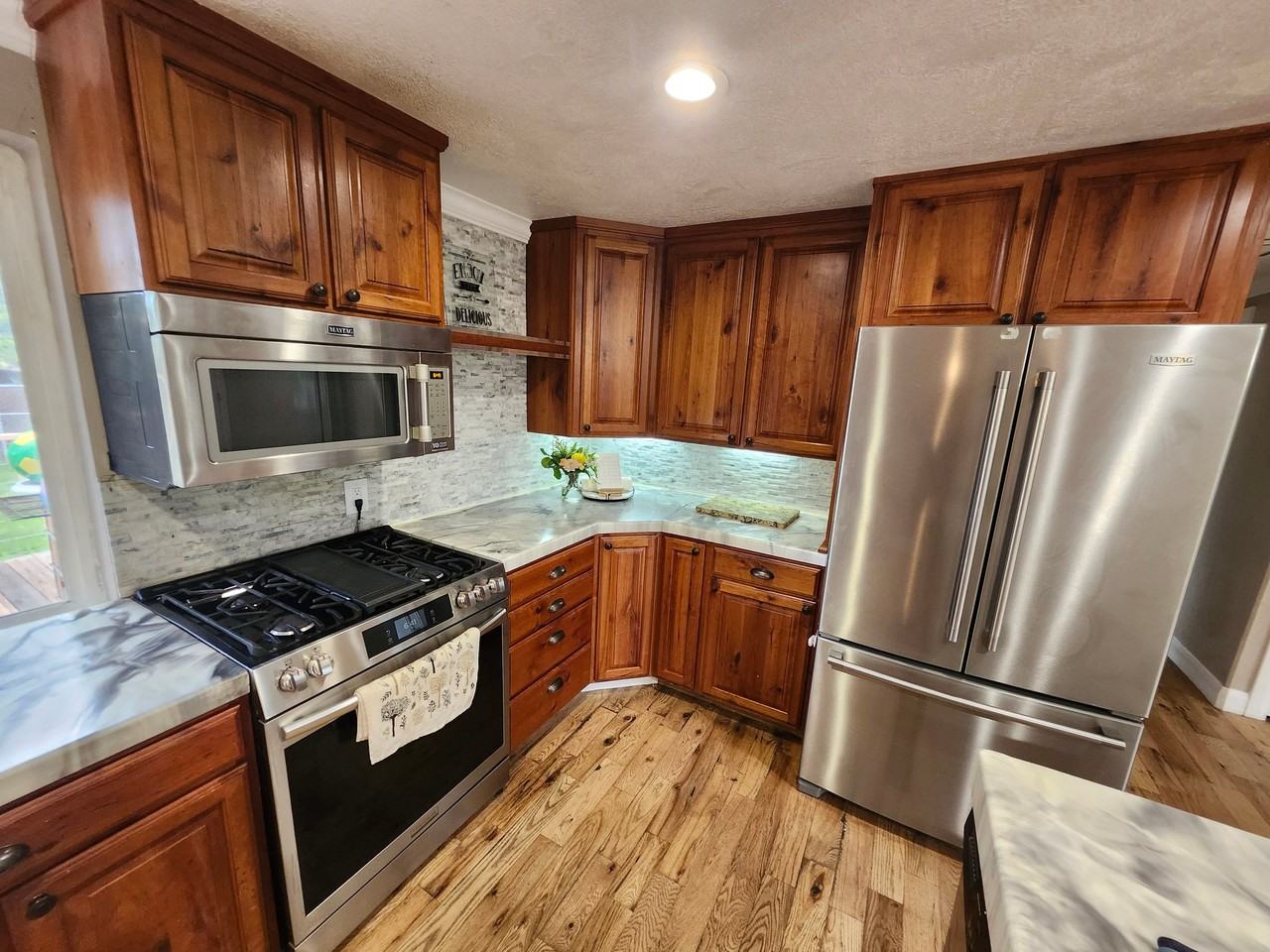 686 Es - Photo 4 of 28