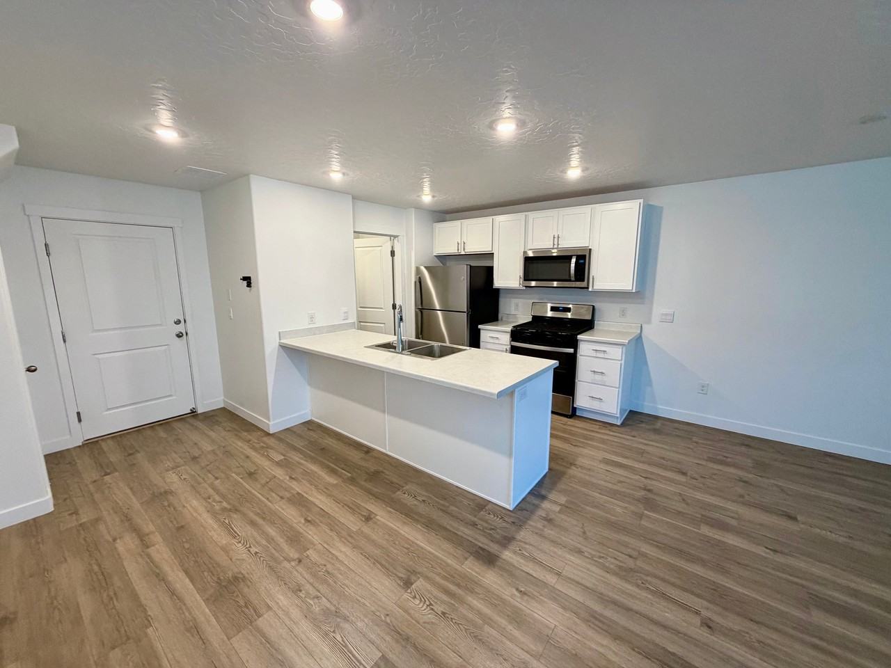 1868 N Blue Iris Ave - Photo 5 of 24