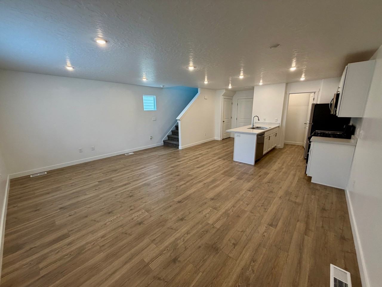 1868 N Blue Iris Ave - Photo 6 of 24