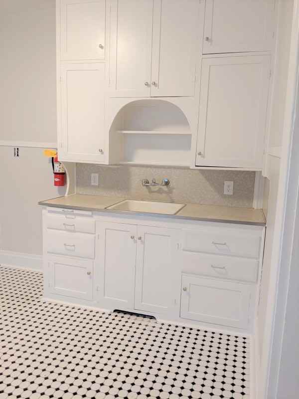 418 E 1st Ave #1 - Photo 5 of 11