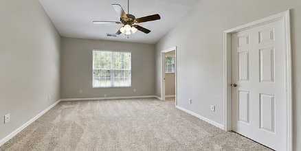 1403 Plexor Ln - Photo 4 of 10