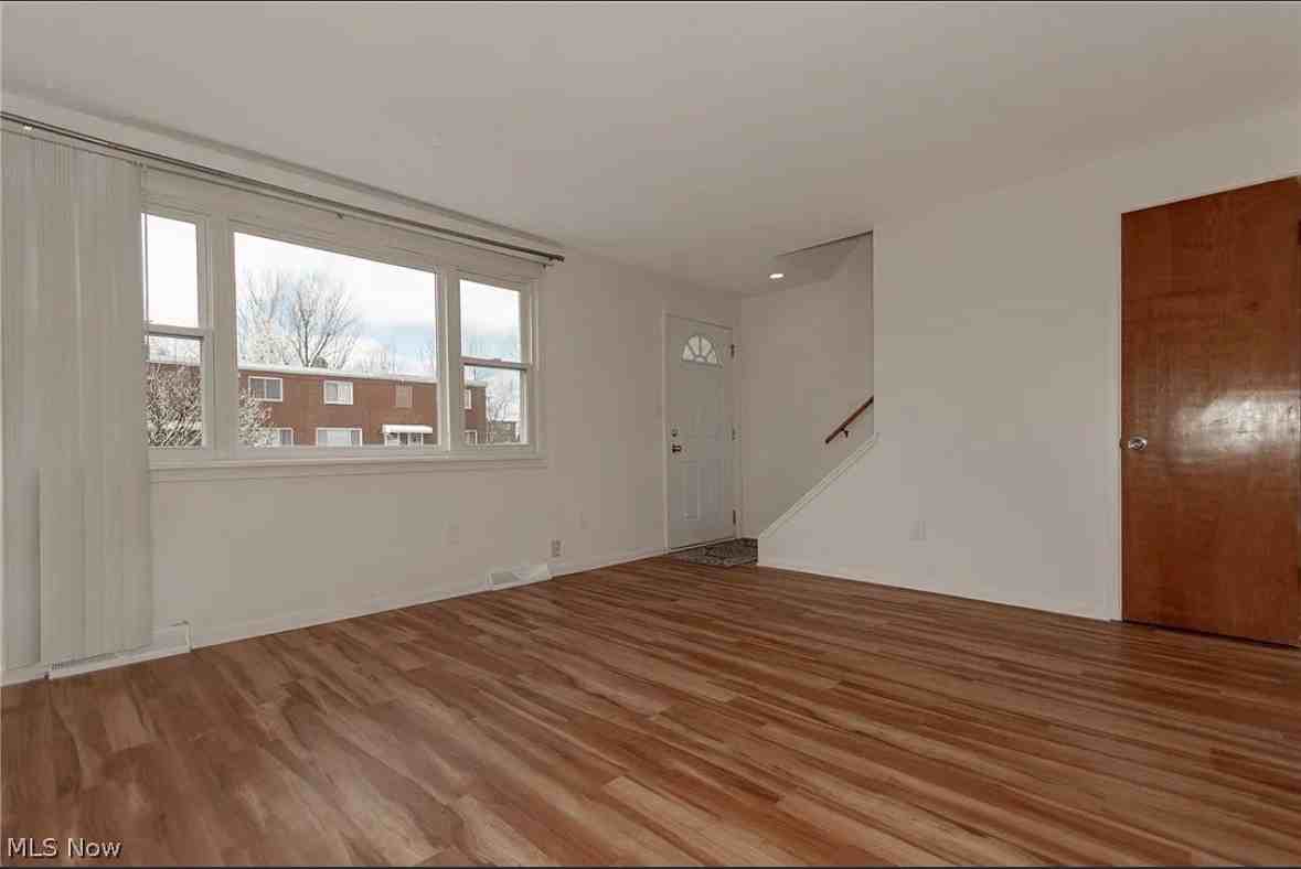 1543 Severn Ln #6 - Photo 4 of 9