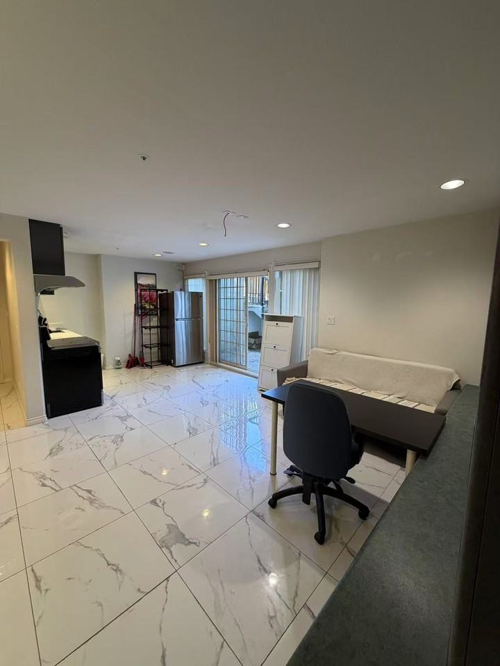 2333 West 20th Avenue - Photo 2 of 7