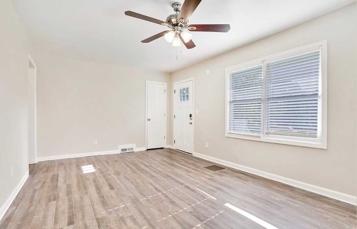 2261 Mark Trl - Photo 2 of 7