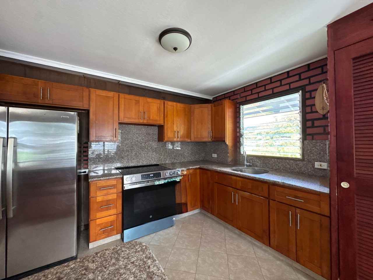 1581 Pahulu St - Photo 6 of 12