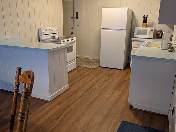 3418 Rosenberg Ln - Photo 3 of 10