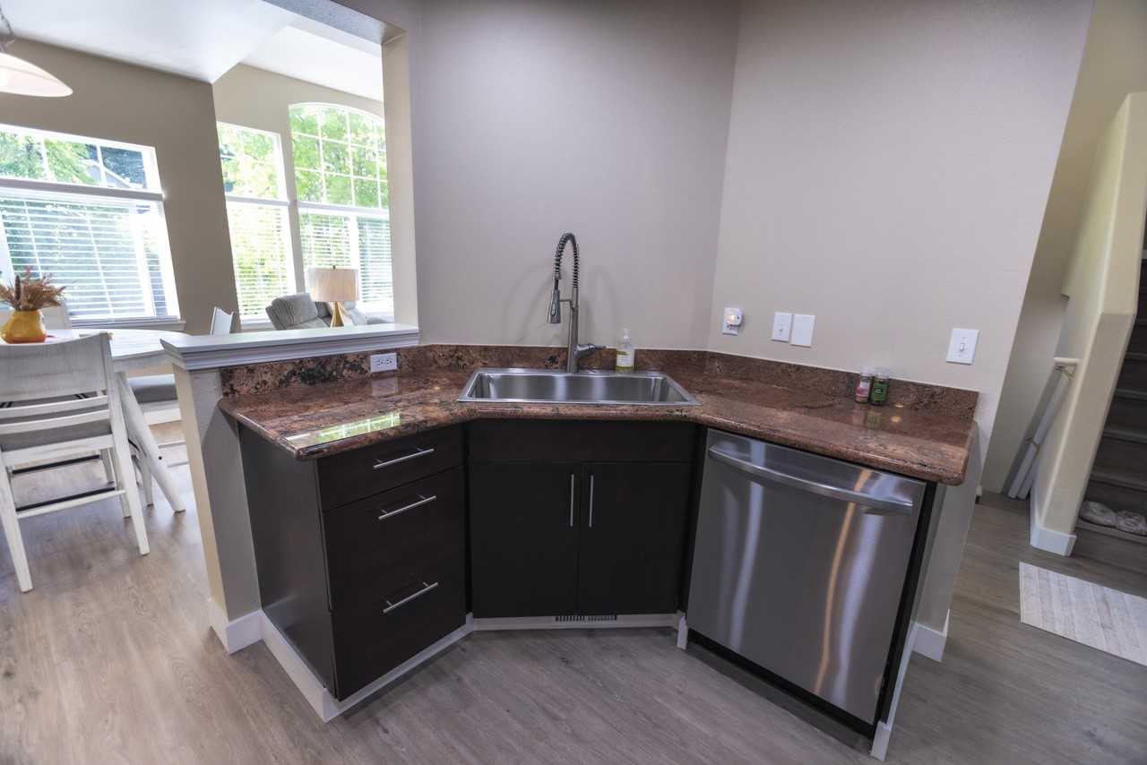 16711 Graystone Dr - Photo 7 of 15