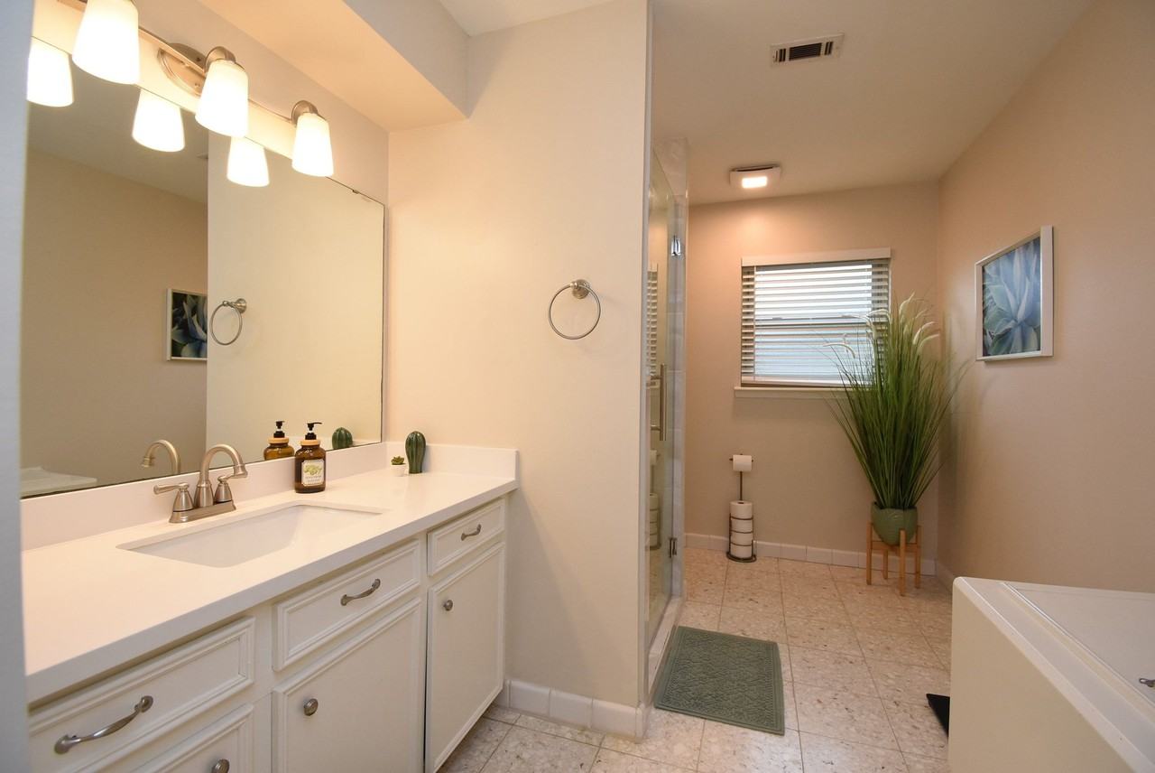 7907 Aleta Dr - Photo 4 of 12