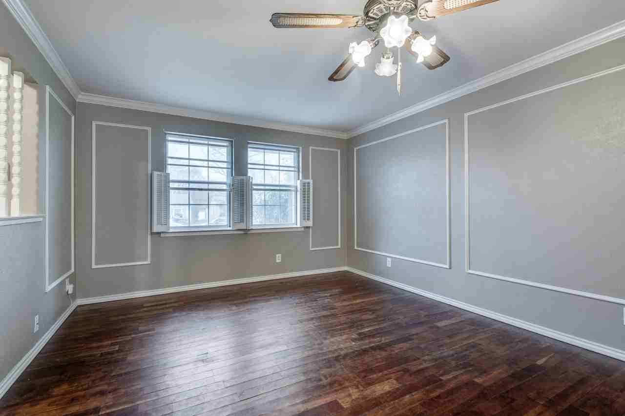 2639 Globe Ave - Photo 2 of 20