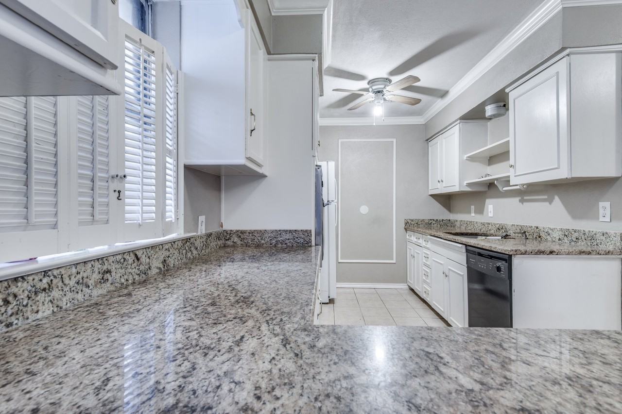 2639 Globe Ave - Photo 4 of 20