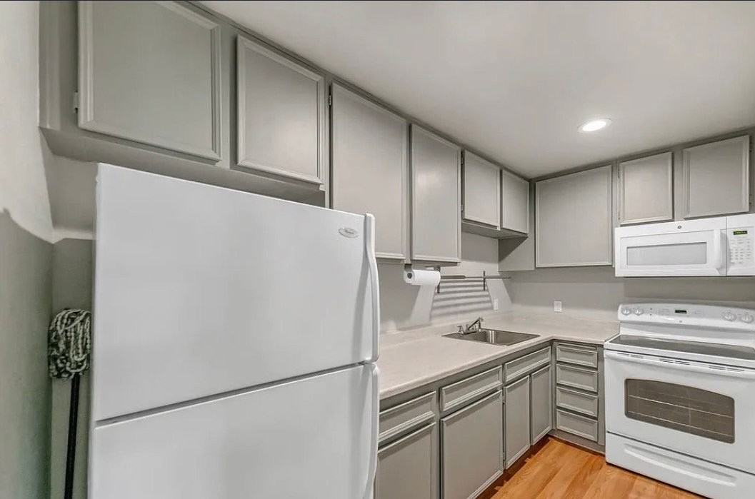 550 N Villa Ct #214 - Photo 3 of 13