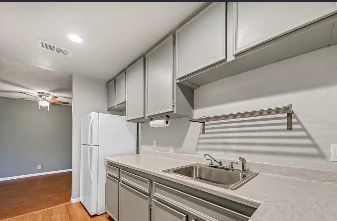 550 N Villa Ct #214 - Photo 4 of 13