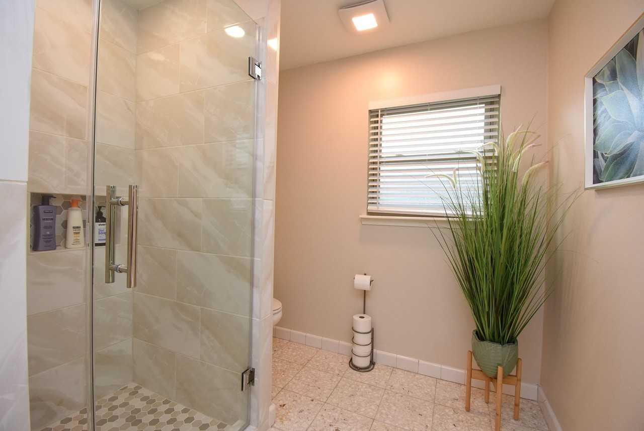 7907 Aleta Dr - Photo 3 of 12