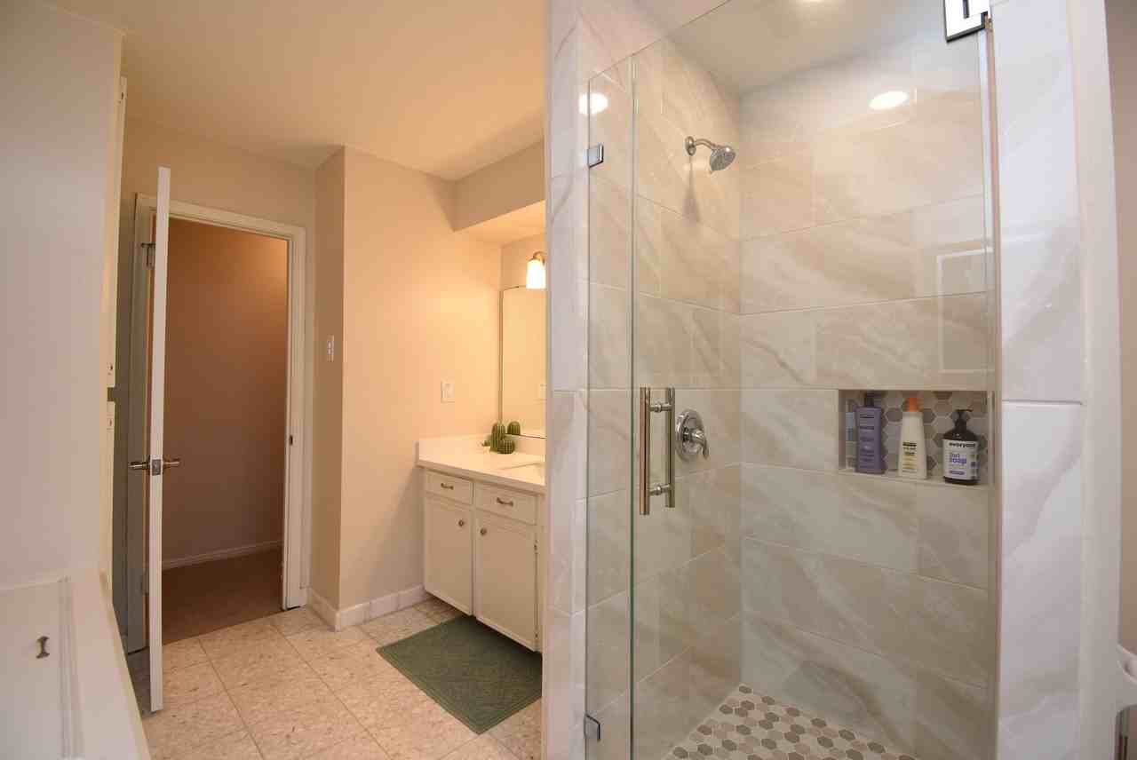 7907 Aleta Dr - Photo 4 of 12